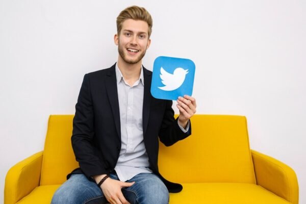NNRM28 Twitter: The Rise of a Unique Digital Influencer NNRM28