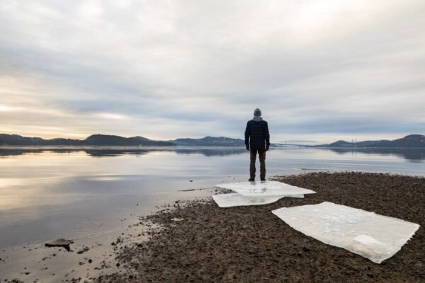 Understanding Nothing Vast by Marvit: Exploring Minimalism and Profound Simplicity Nothing Vast by Marvit